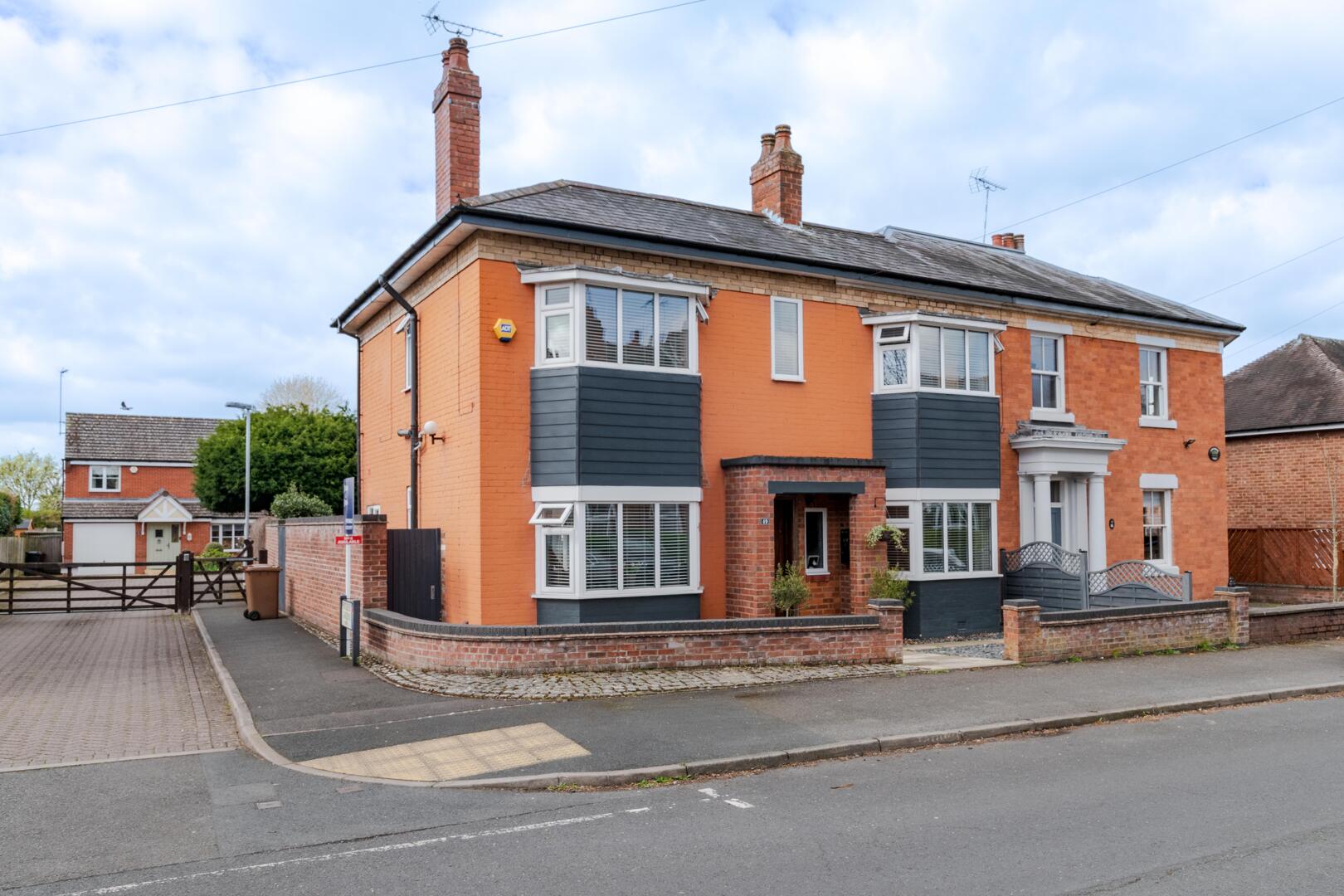 4 bed property in Shrubbery Street, Kidderminster
